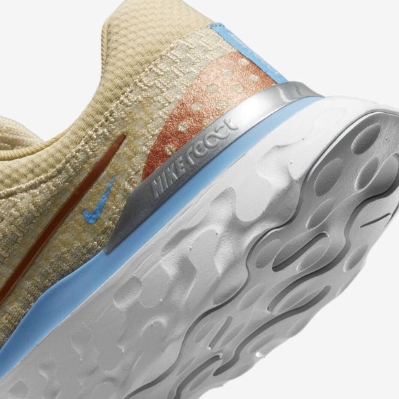 Women's Nike React Infinity Run Flyknit 3, Size 10, Brand New and Never Worn - Picture 7 of 11